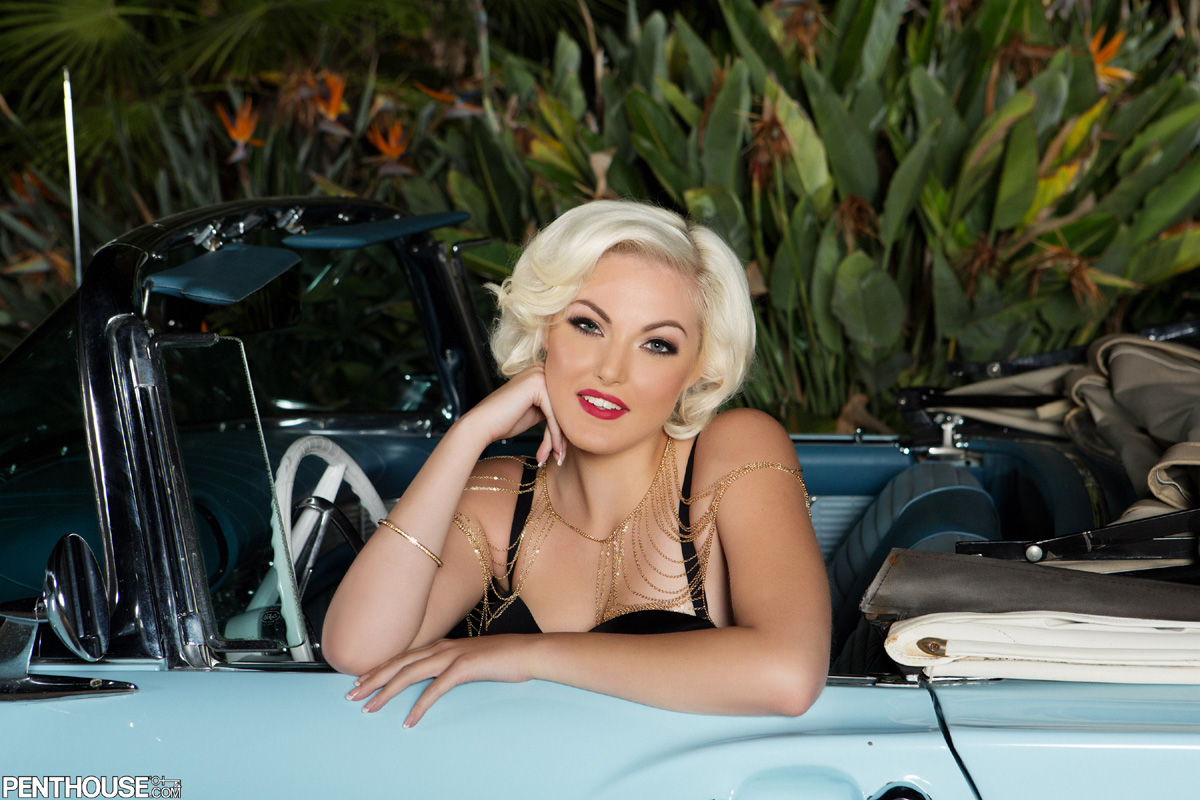 Jenna Ivory undresses in the middle of the night by a classic car