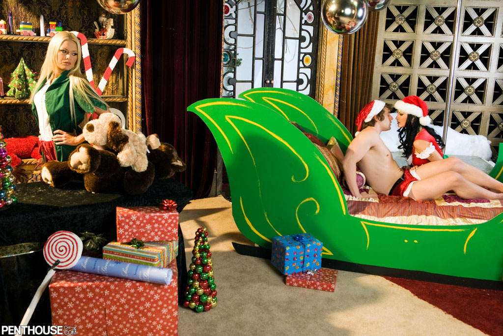 Marilyn Scott treats Santa's helper to the sleigh ride of a lifetime