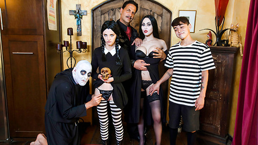 Audrey Noir in Addams Family Orgy